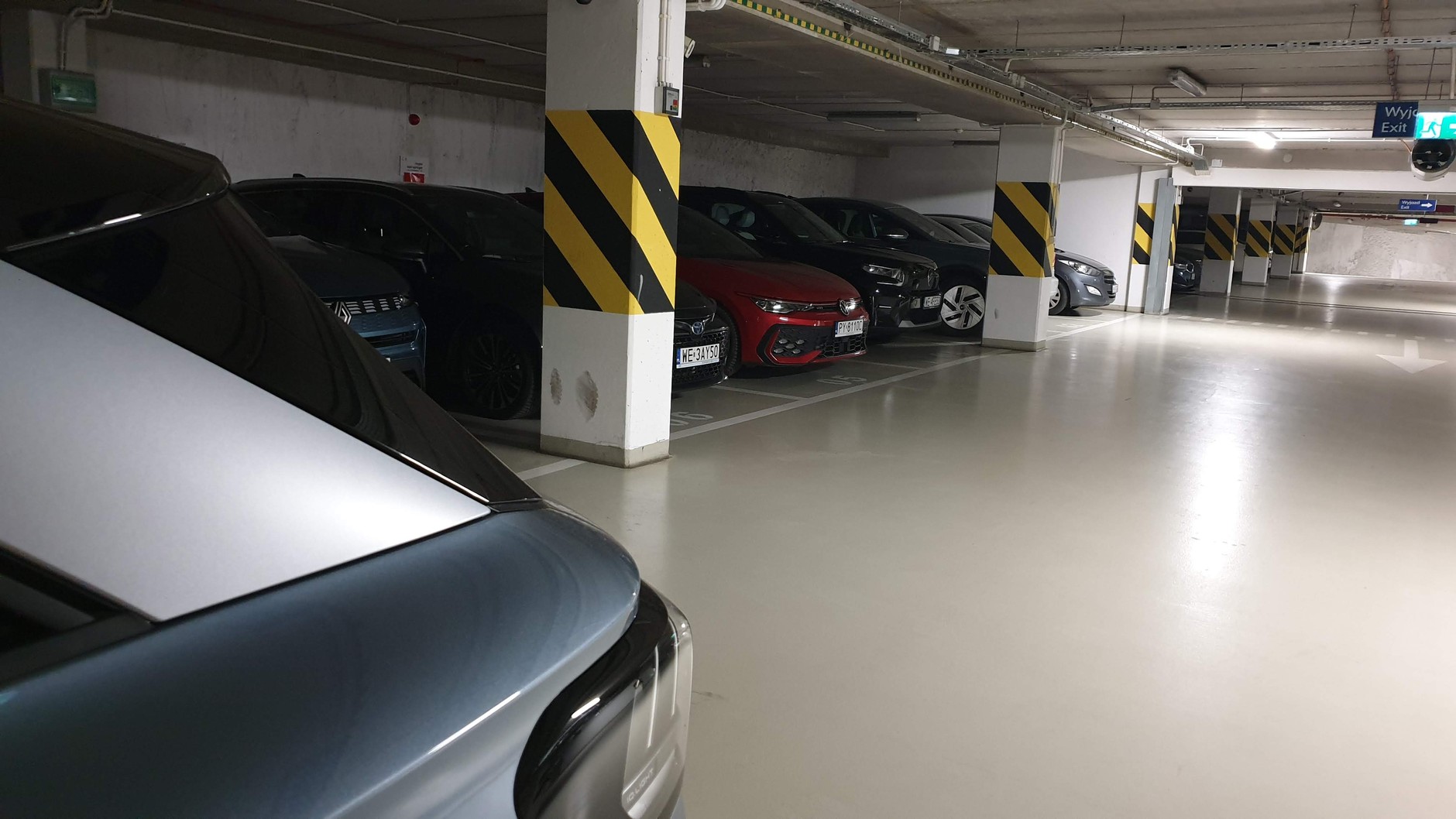 Parkowanie w ciasnym garażu może stresować nawet i doświadczonych kierowców i nie zawsze należy do najprostszych czynności