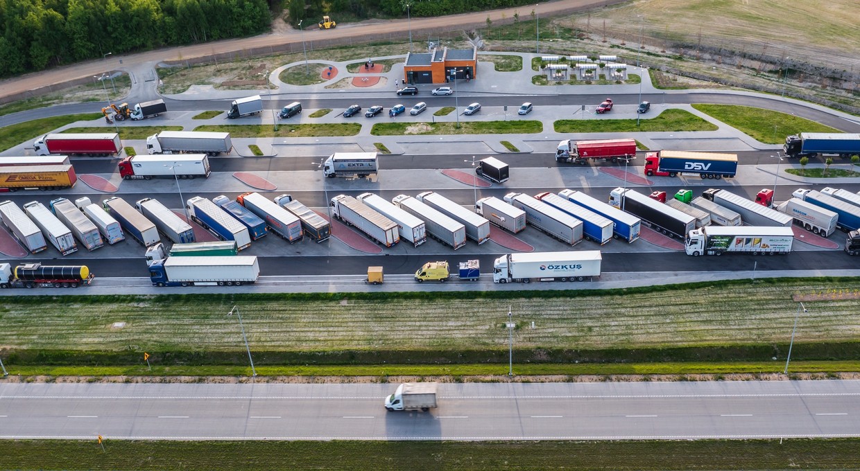 Niektórzy oszuści nie dbają o szczegóły. Kuriozalne metody na drogach