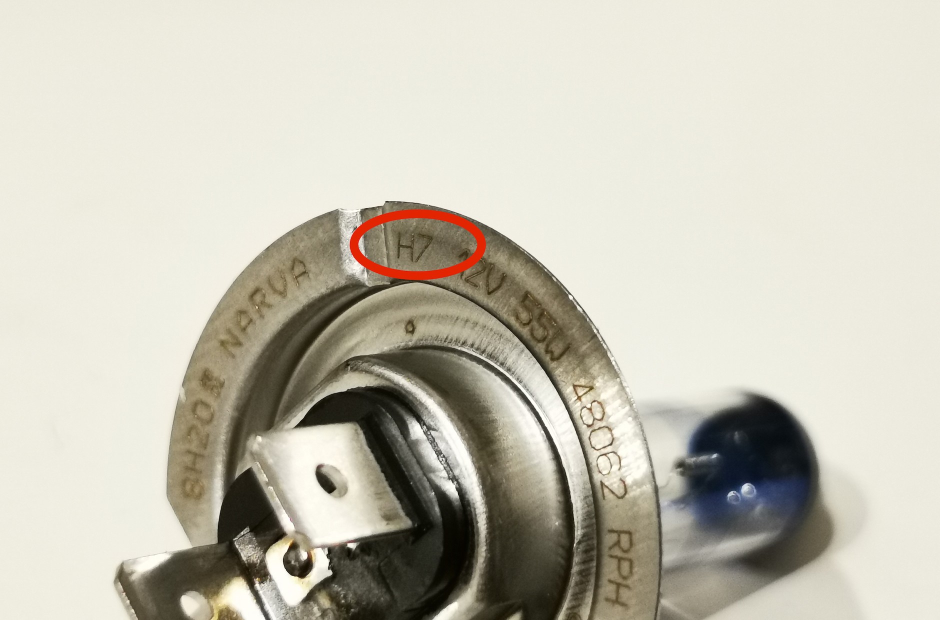 Trzonek żarówki z opisem