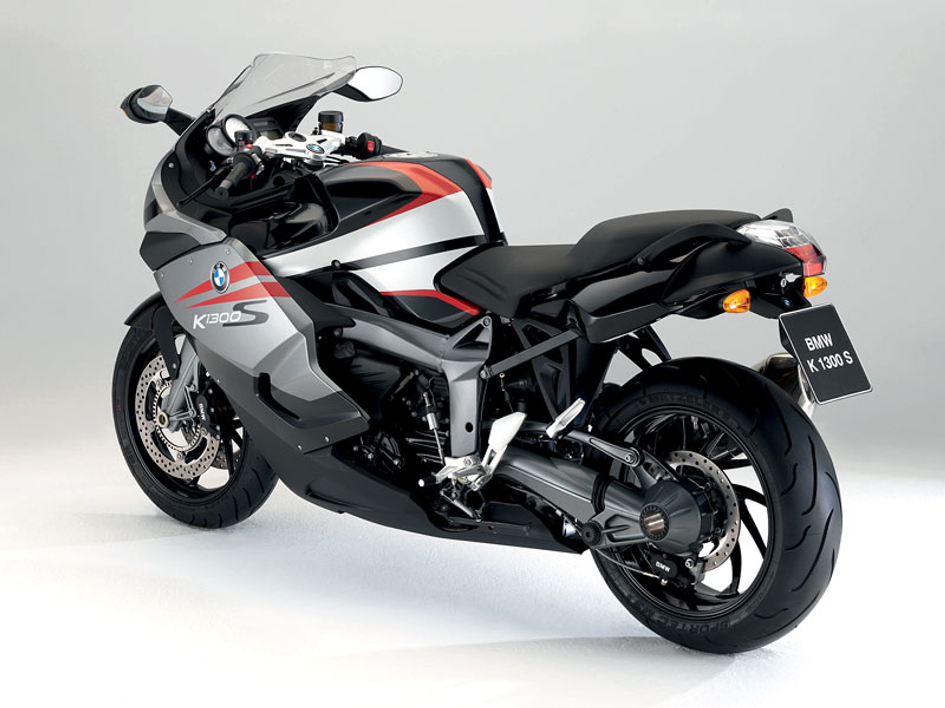 BMW Motorrad 2009: K 1300 S, K 1300 R, K 1300 GT (3x wideo HD!)