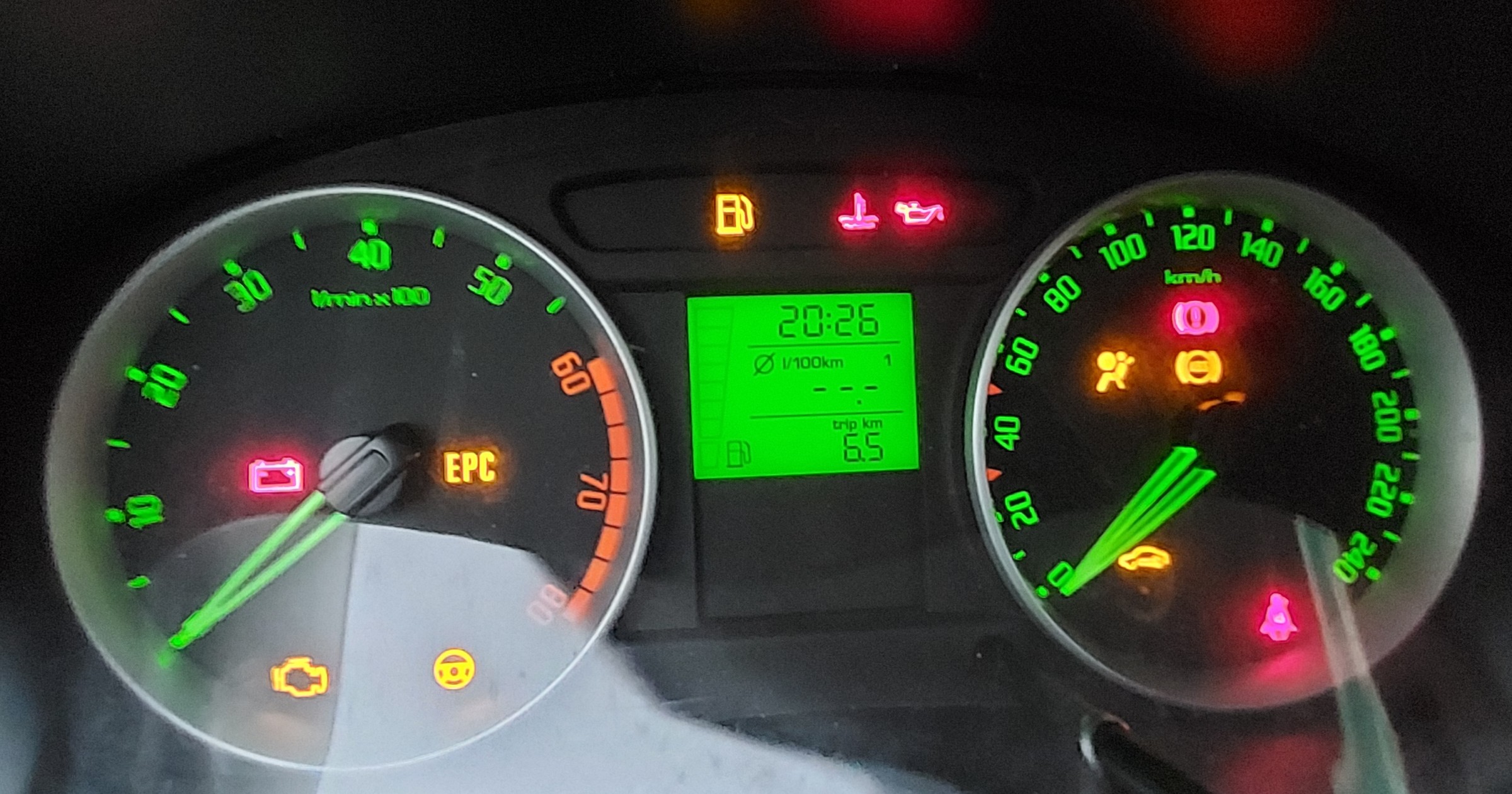 Najbardziej narażona na awarie spowodowane wysoką temperaturą są elektroniczne podzespoły samochodu