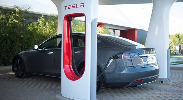 Tesla przegrała pozew zbiorowy w Norwegii. Będzie płacić odszkodowania właścicielom aut