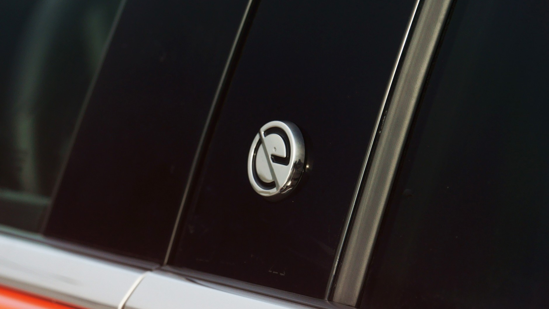 Opel Corsa – elektryk vs. spalinowiec. Który lepszy do miasta?