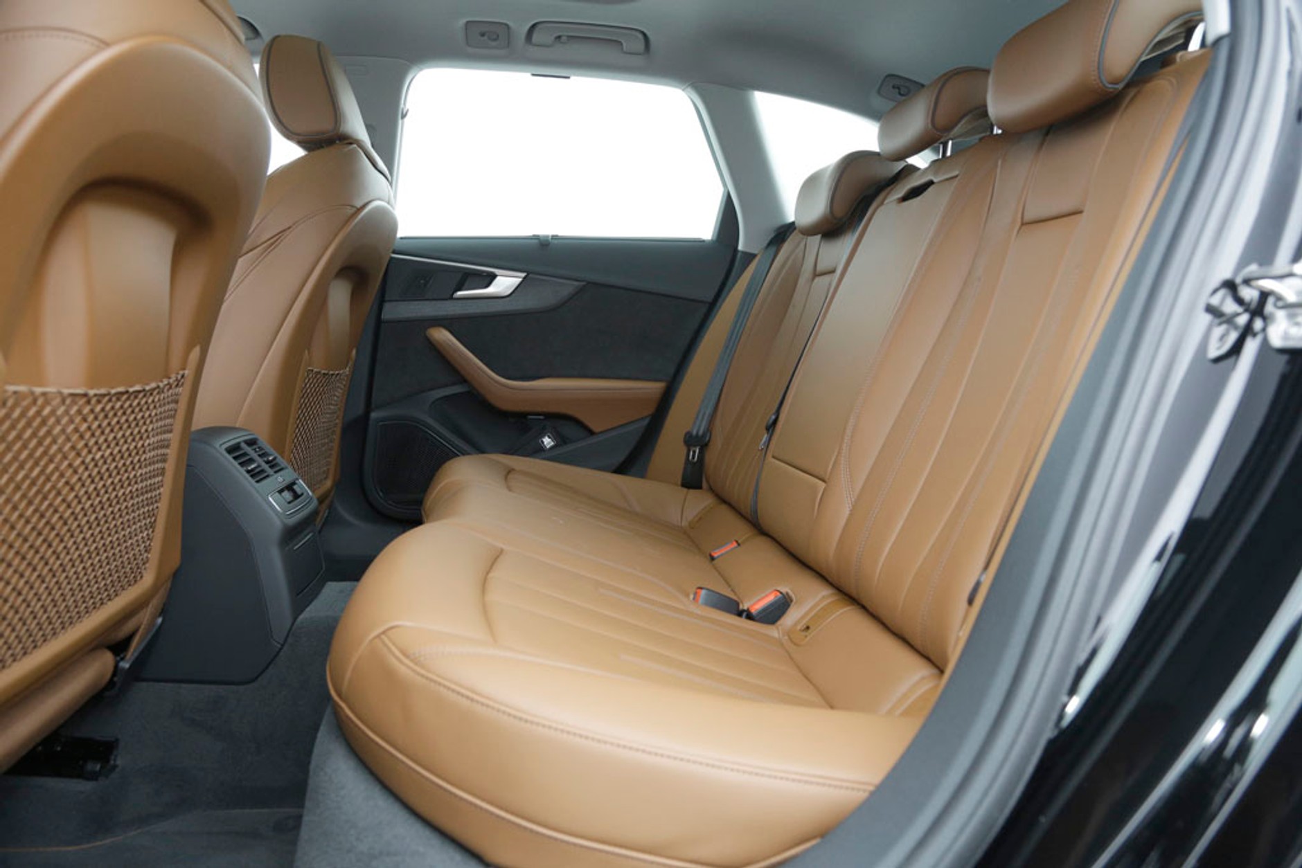 Perfekcyjnie poprawne - Audi A4 Avant 2.0 TDI  S-tronic