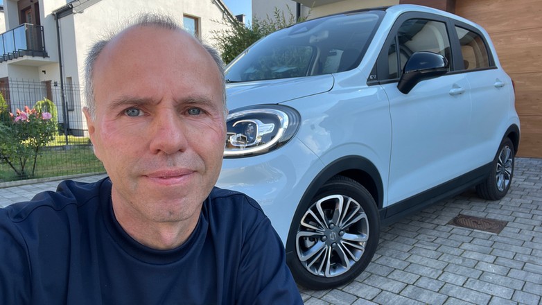 Sprawdziłem, jak jeździ Leapmotor T03. Ten model cofa nas o niemal dwie dekady, ale w pozytywnym znaczeniu