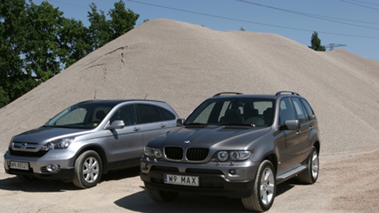Nowy czy używany - Honda CR-V kontra BMW X5