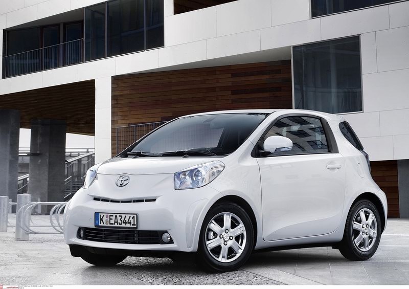 Toyota iQ
