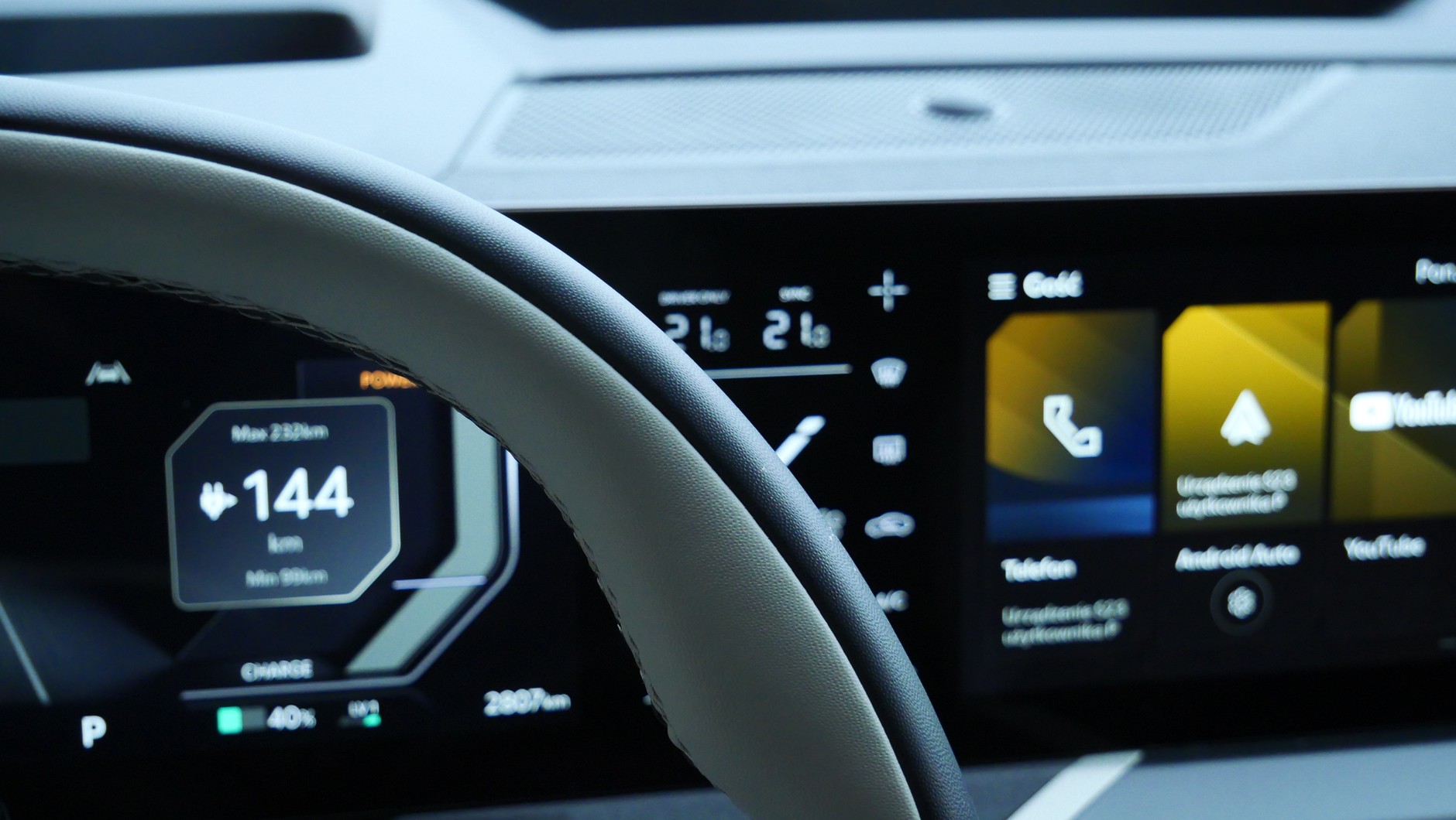 KIA EV5: kierownica zasłania część ekranu sterowania klimatyzacją