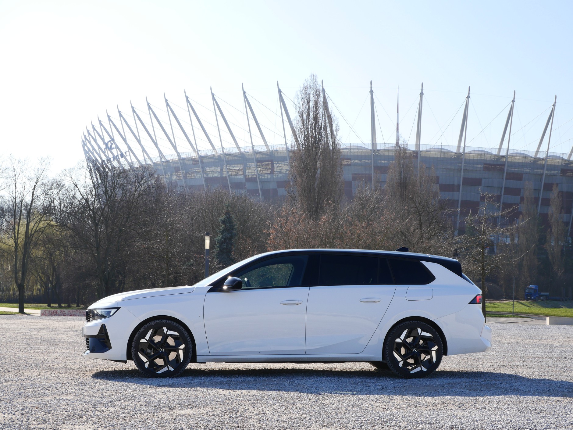 Opel Astra Sports Tourer GSe plug-in hybrid 225 KM