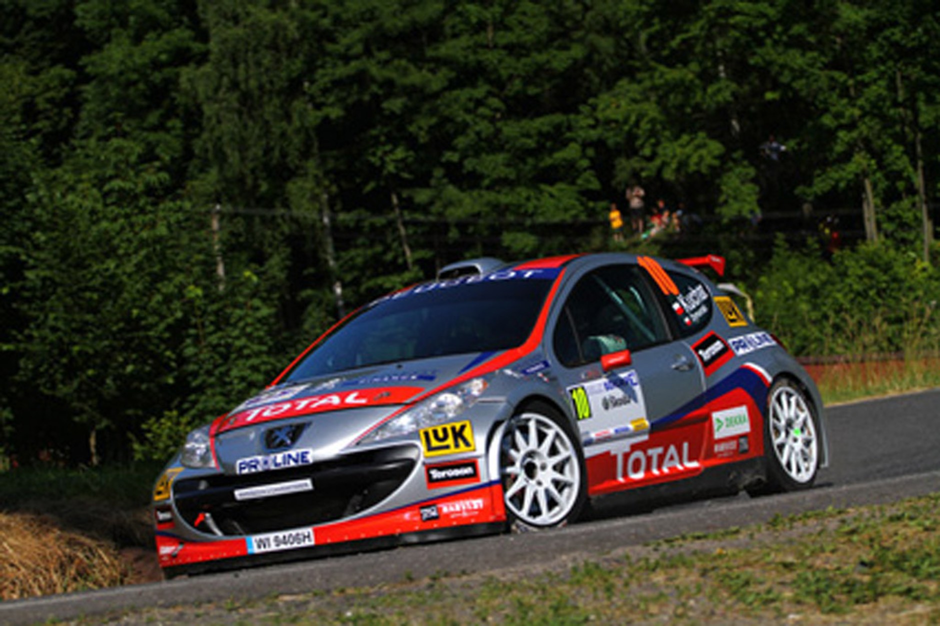 Jak działa napęd 4x4 w Peugeocie 207 S2000