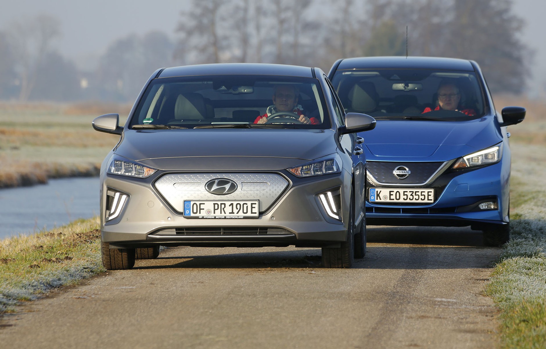 Hyundai Ioniq kontra Nissan Leaf - auta elektryczne dla ludu