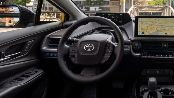 Toyota obniżyła ceny swoich sztandarowych modeli. Jest taniej nawet o 27 tys. zł