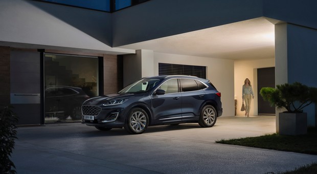 Potężna akcja serwisowa Forda. Kuga z hybrydą plug-in zagrożona pożarem
