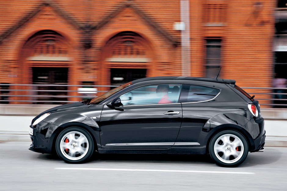 Alfa Romeo MiTo kontra Mini Cooper S: małe, drogie, a cieszą! - zdjęcia