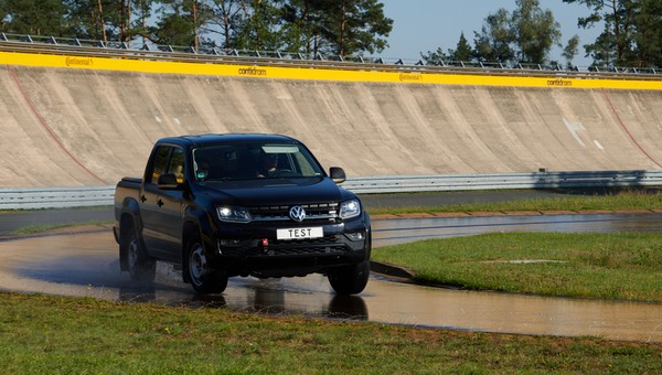 Niemcy przetestowali opony do SUV-ów i terenówek. "Żadnego modelu nie możemy polecić"