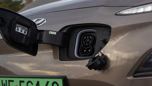 Sprawdzamy, jak działa system dopłat do aut elektrycznych. Wnioski są rozpatrywane, ale... 