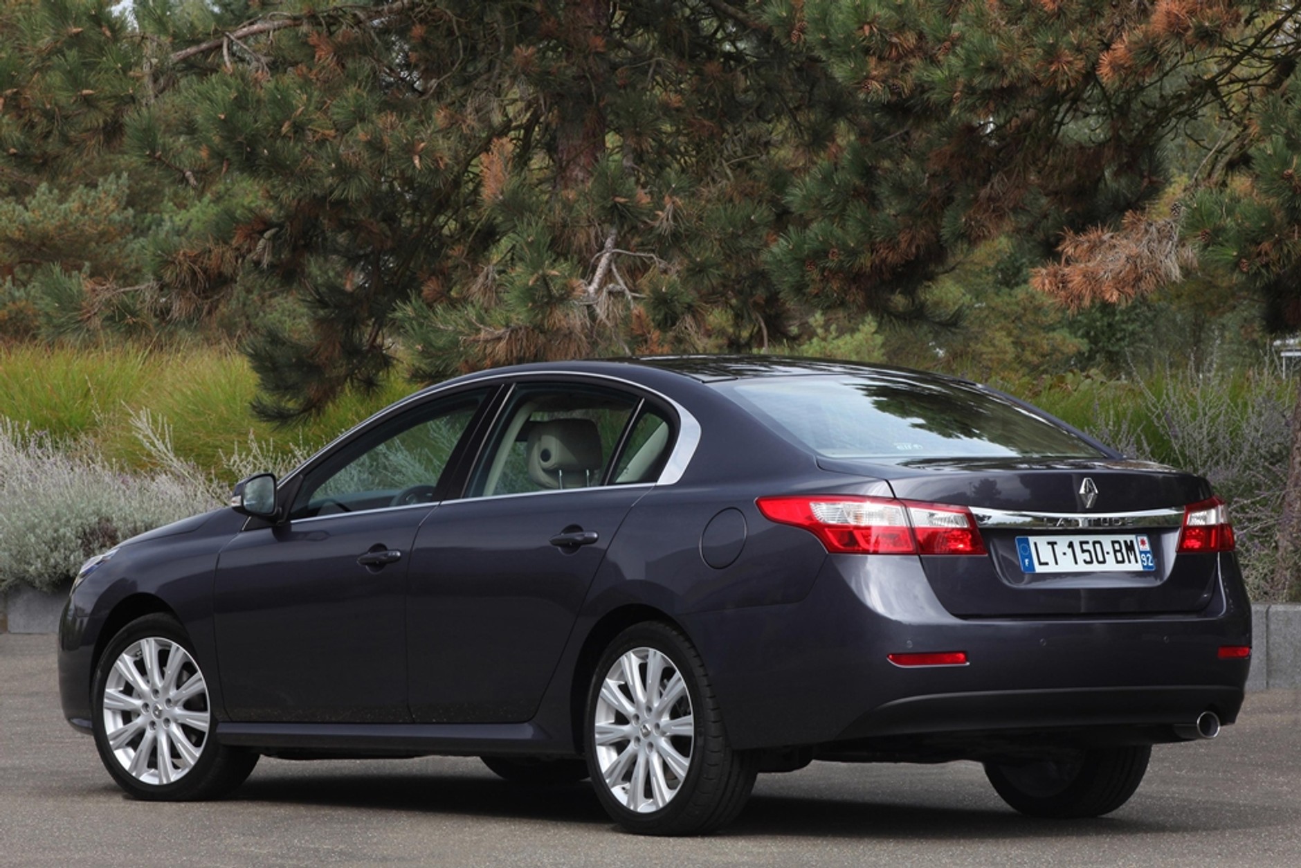 Renault Latitude – jonizuje, masuje, dopieszcza, robi dobrze