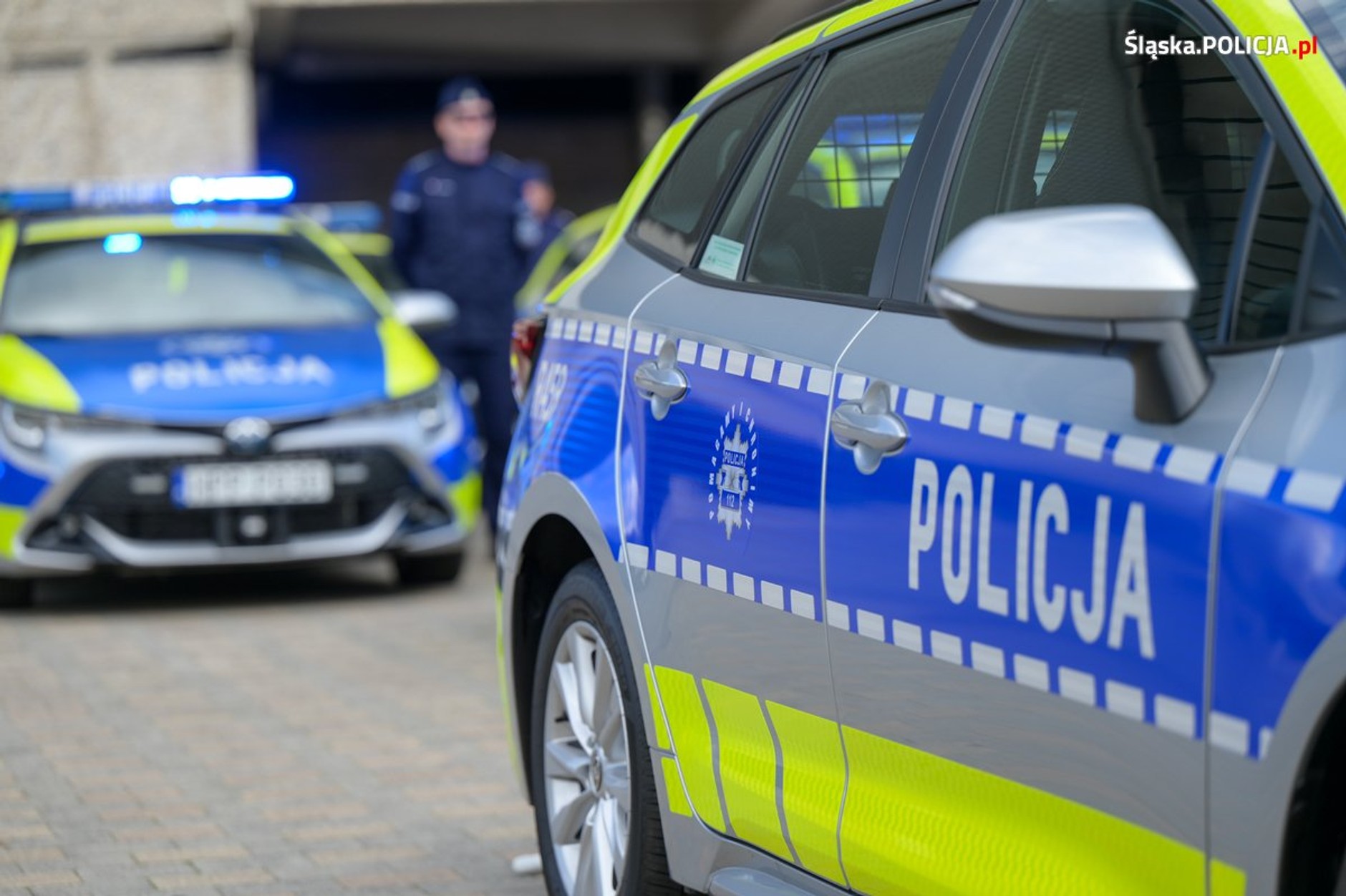 Policjanci ze Śląska dostali nowe radiowozy. Są hybrydowe