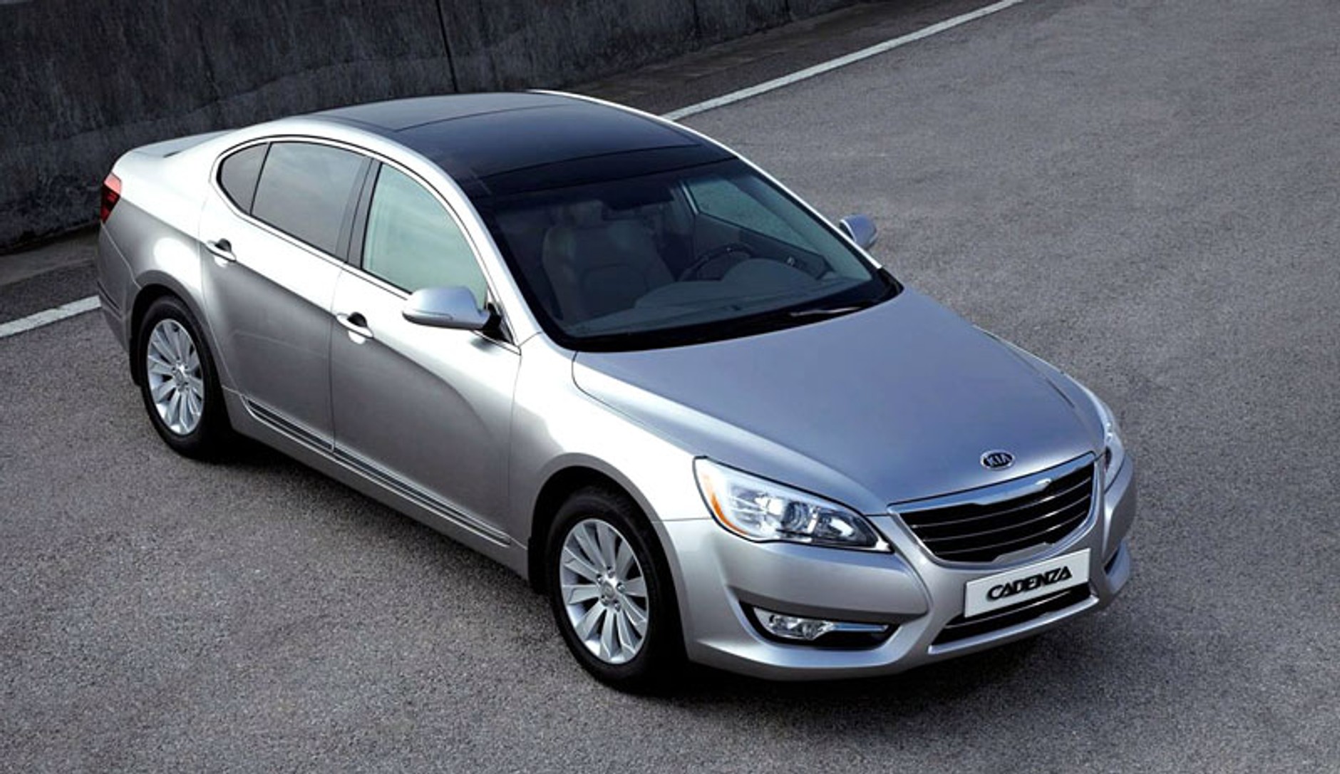 Kia Cadenza: koreańska limuzyna gotowa do sprzedaży