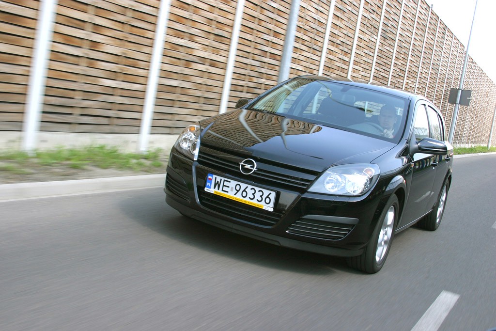 Opel Astra III: lepszy benzyniak 1.6 czy diesel 1.7?