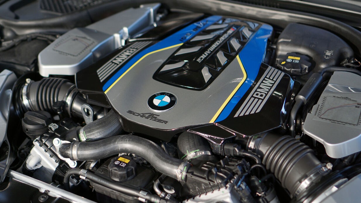 Policyjne BMW M850i AC Schnitzer