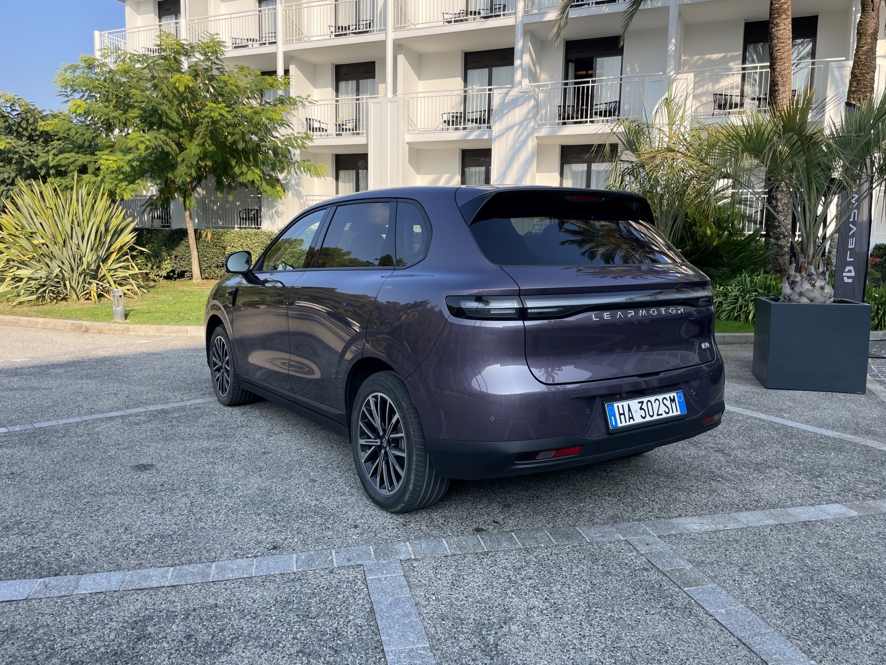 Leapmotor B10