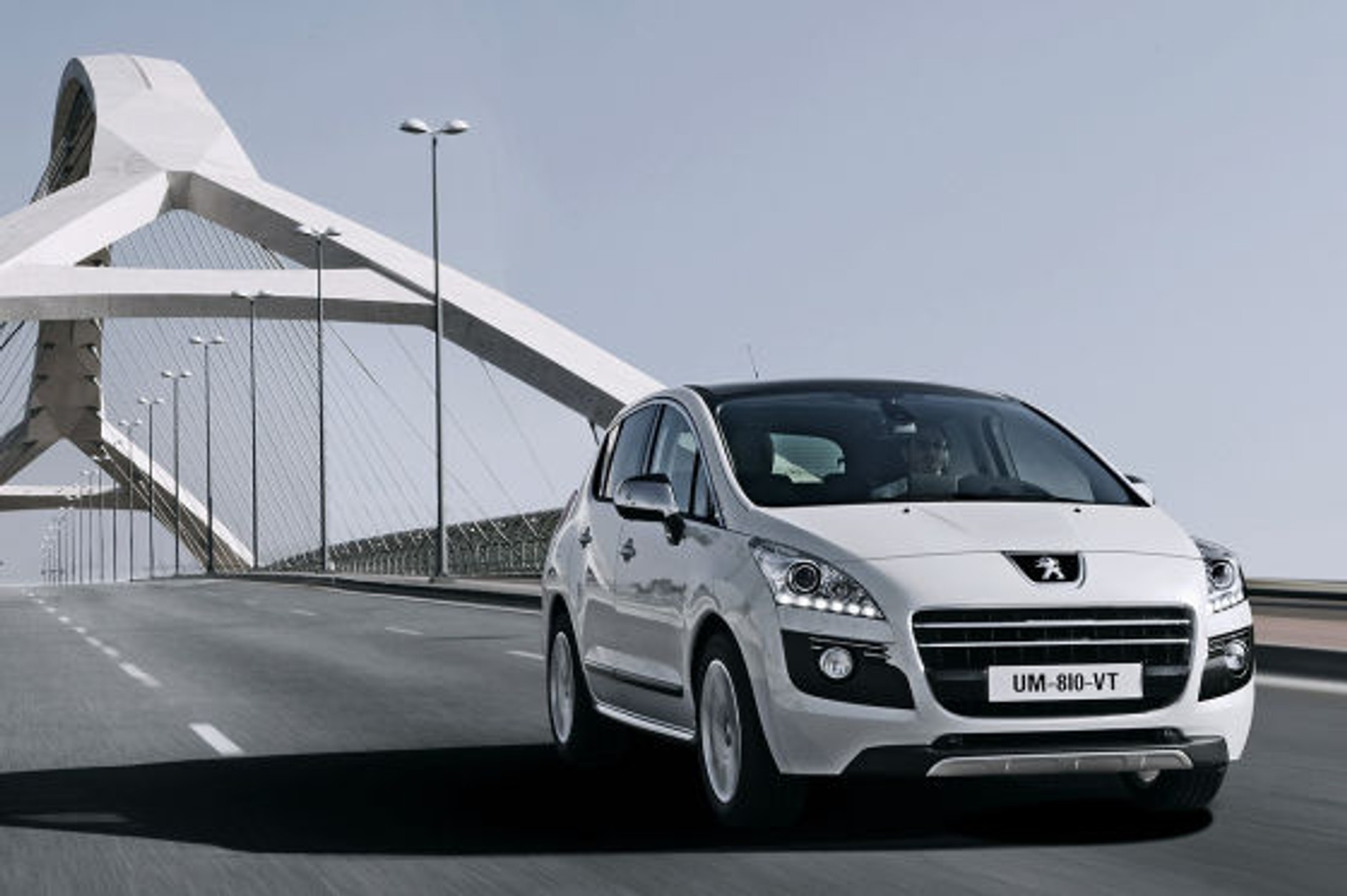 peugeot_3008_hybrydowy