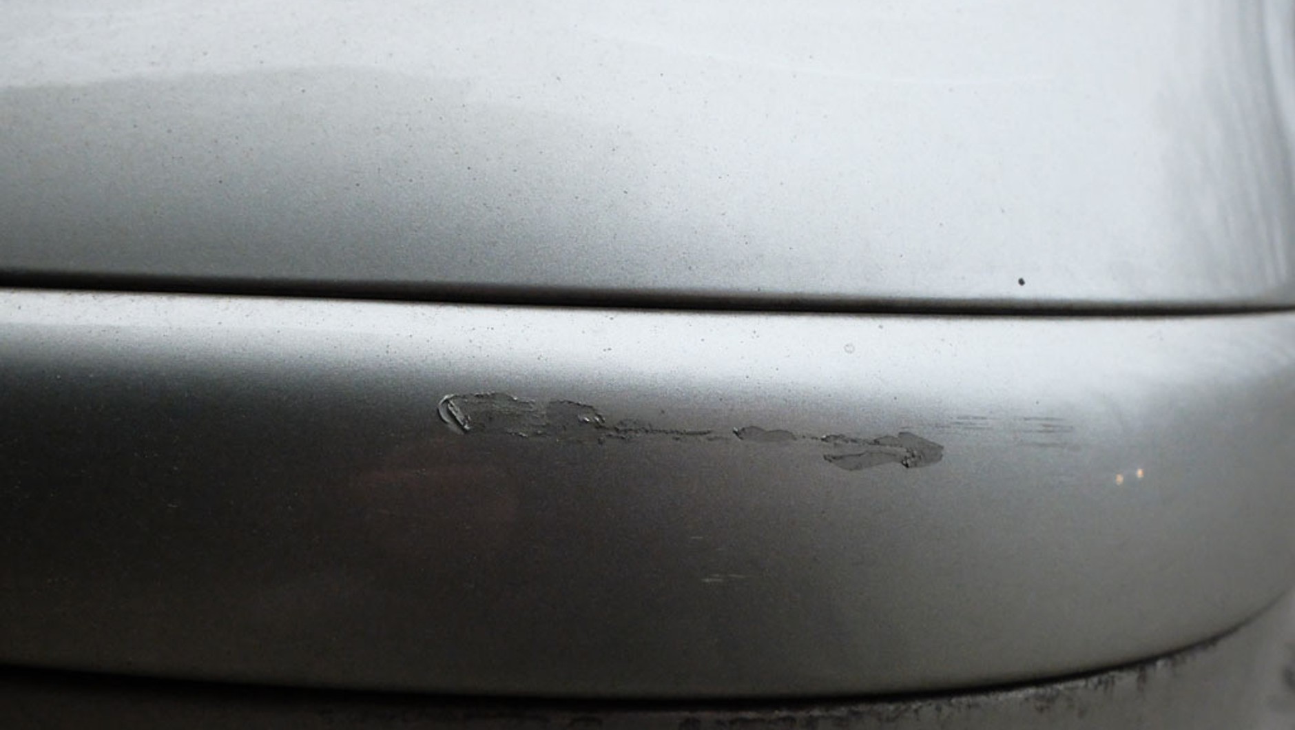 Szkoda parkingowa nie musi być przesadnie duża, by mogło dojść do regresu ubezpieczeniowego