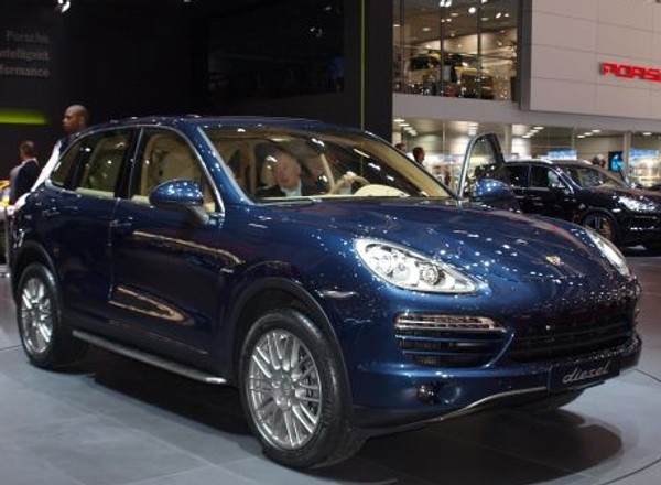 Porsche Cayenne: bardziej kontrowersyjny (Genewa 2010)