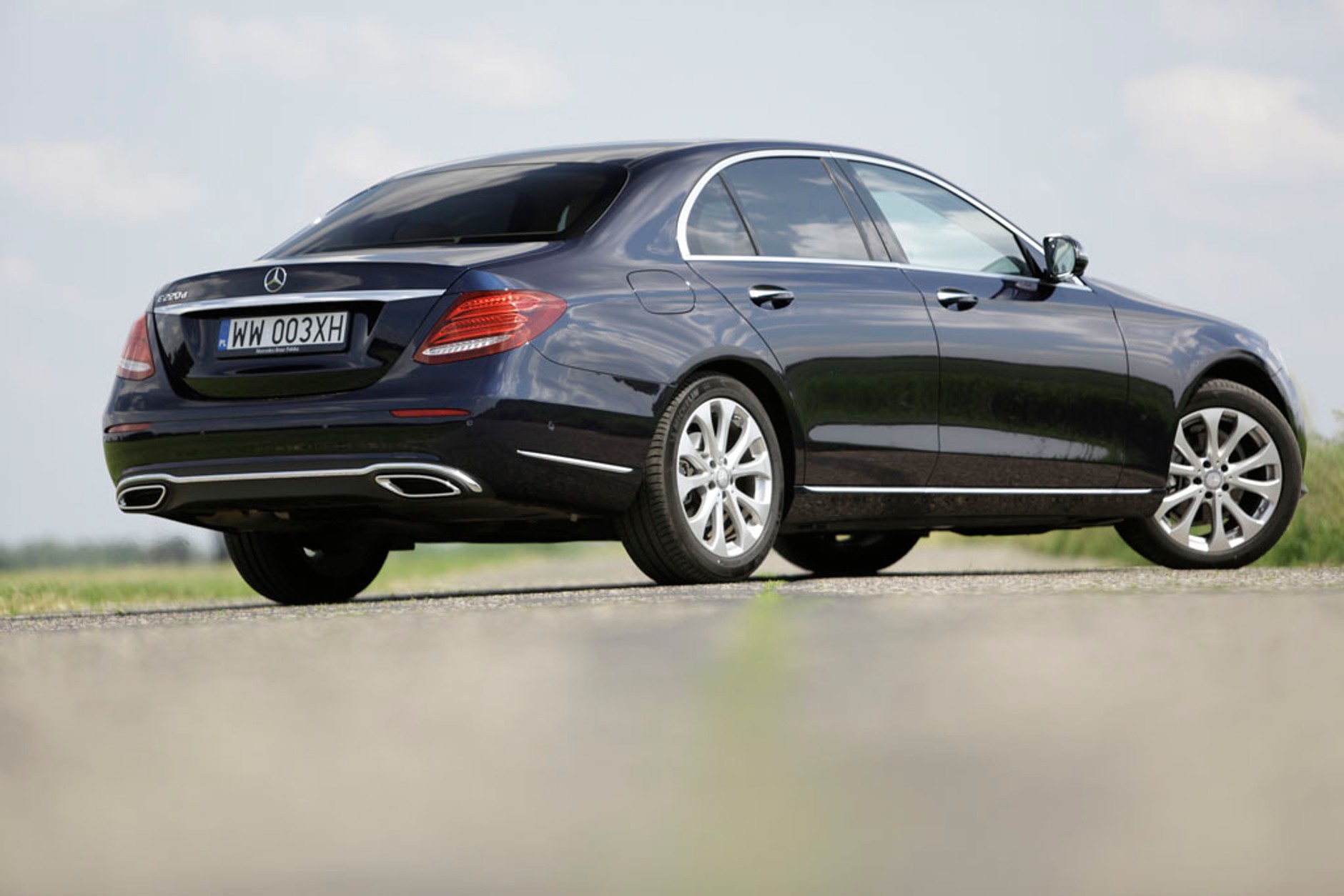 Mercedes E 220d - czy jest wystarczająco inteligenty na nasze drogi?