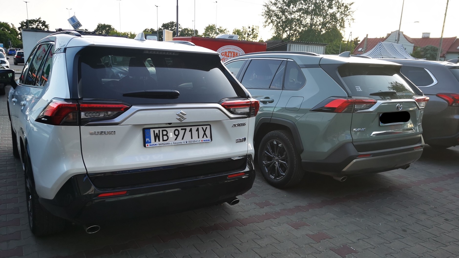 Zwłaszcza z tyłu różnice pomiędzy Suzuki a Toyotą są niewielkie