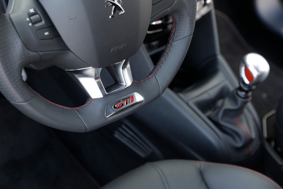 Peugoet 208 GTI