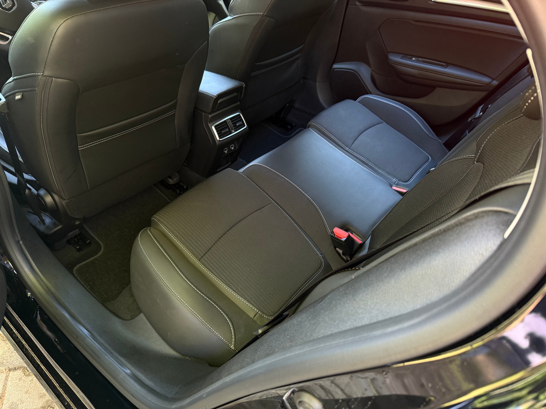 Renault Megane Grand Coupe Blue dCi 115 EDC