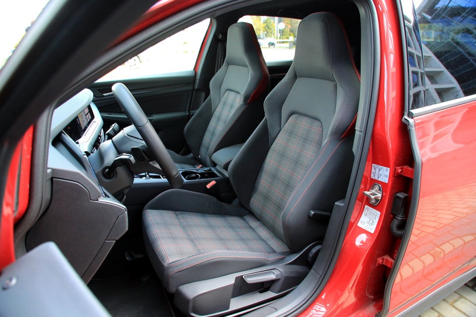 Volkswagen Golf GTI 2.0 TSI 245 KM DSG