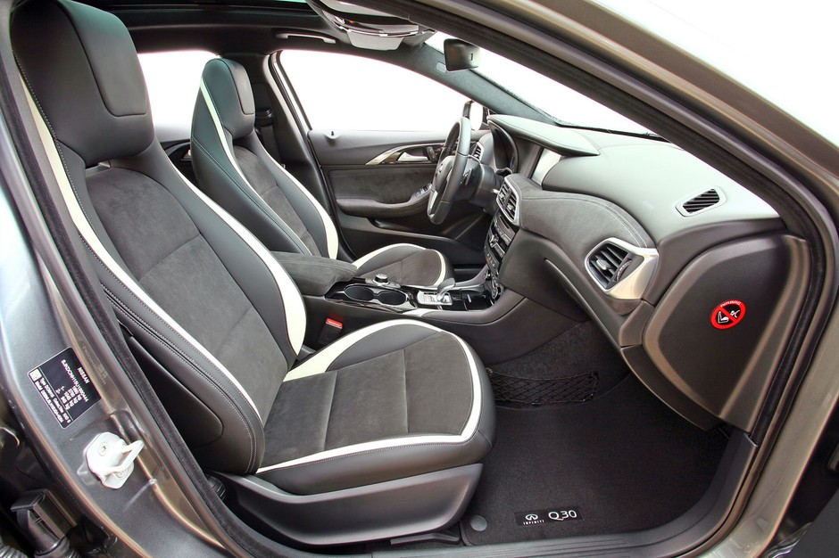 Infiniti Q30: rozpoczęto produkcję seryjną