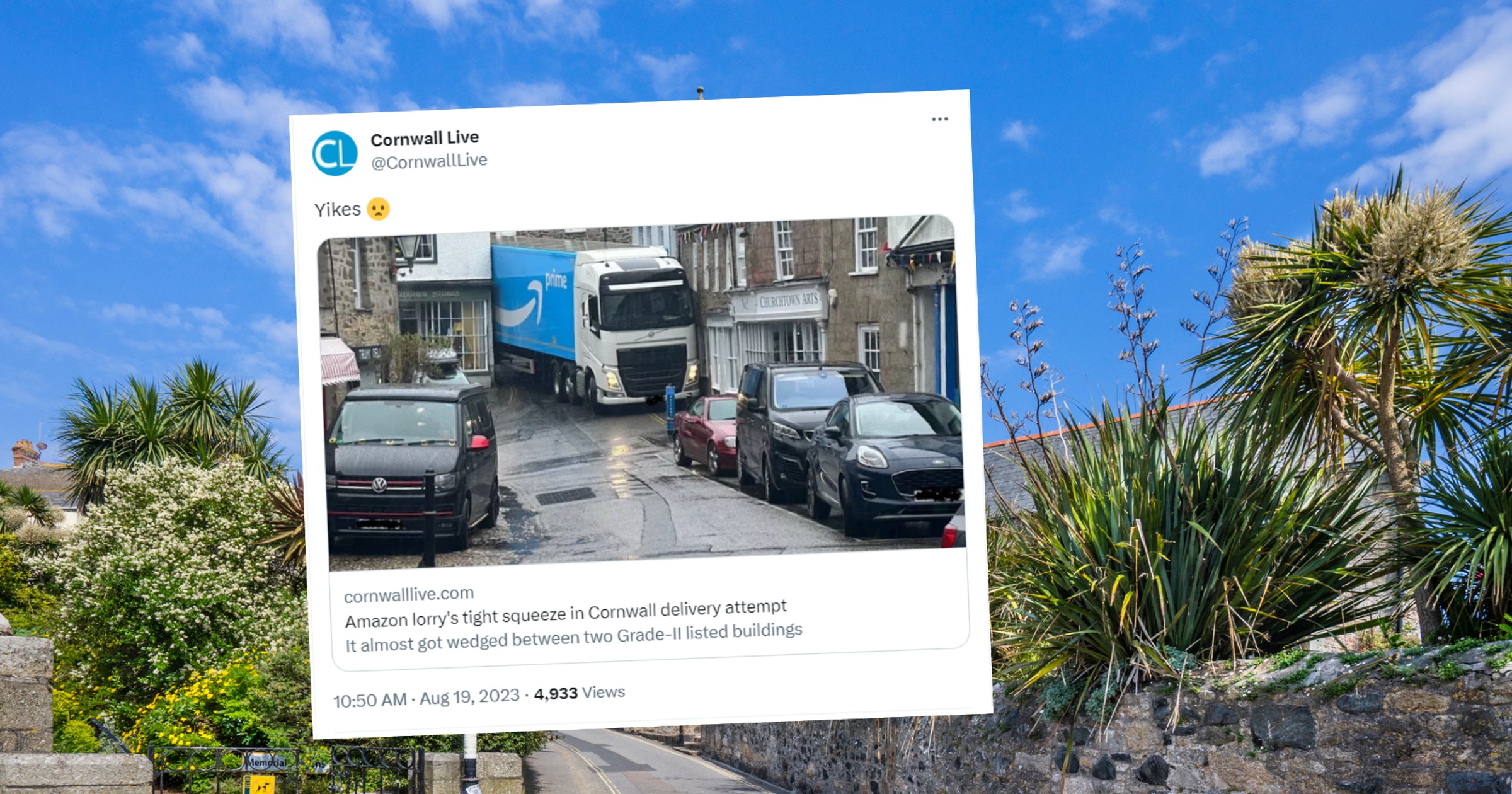 Nawigacja poprowadziła kierowcę 33-tonowej ciężarówki przez zbyt wąską uliczkę (Screen: Twitter.com/@CornwallLive)