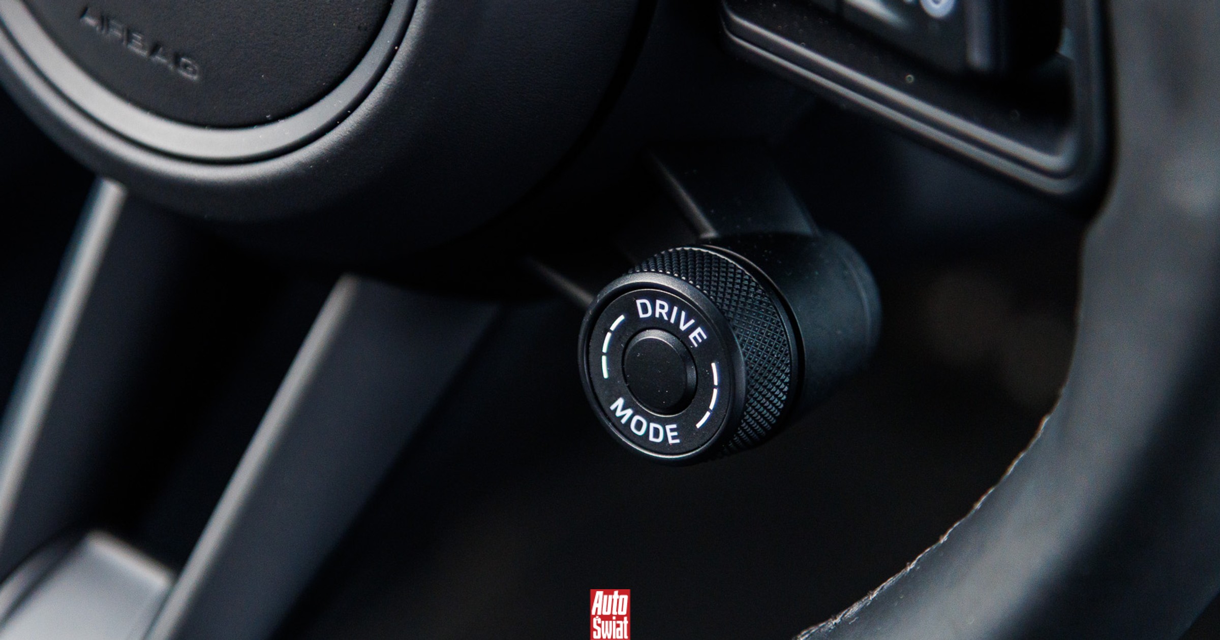 Ten przycisk nie zawsze podwyższa zużycie paliwa. najważniejszy jest moment jego użycia