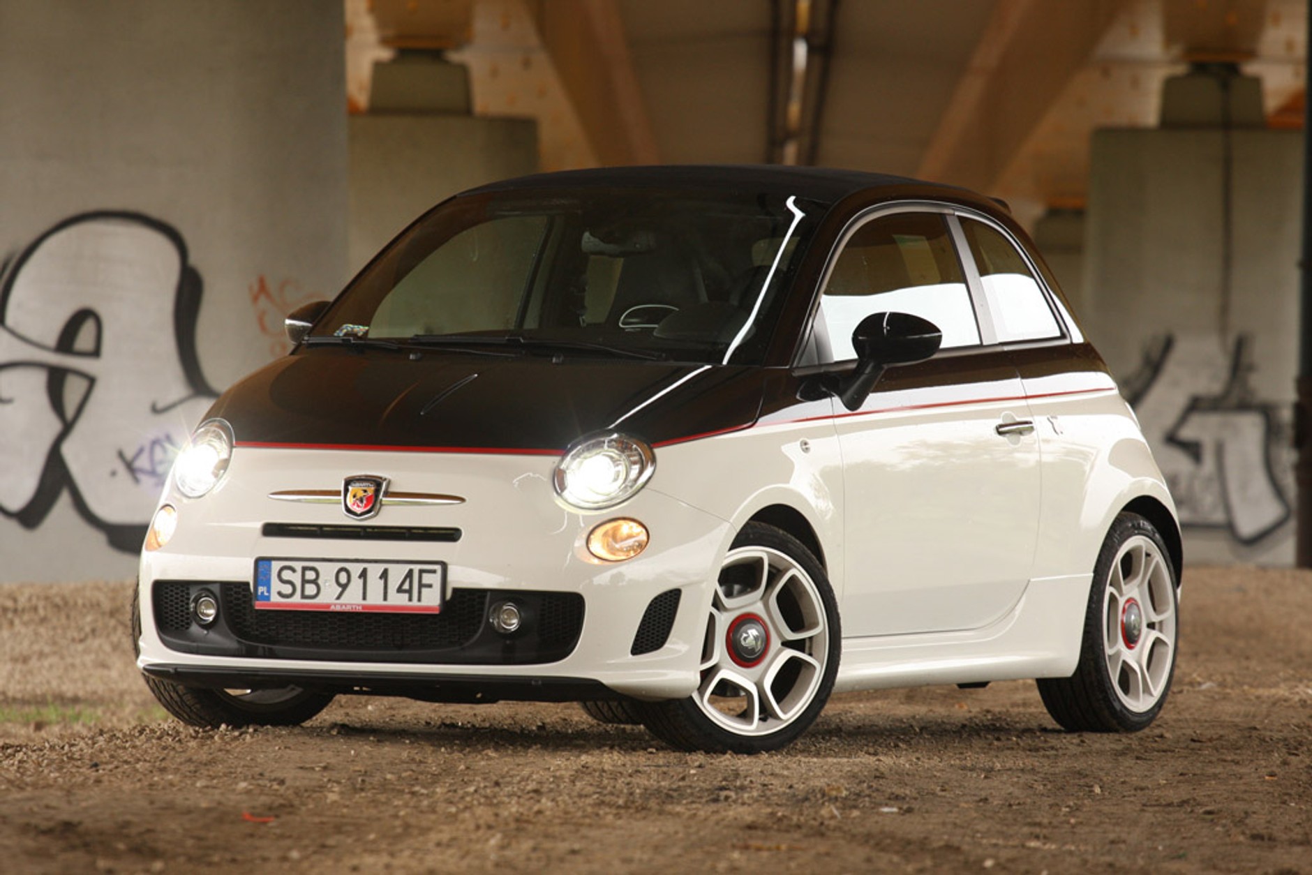 Abarth 500c: Maluszek ze sportowymi aspiracjami