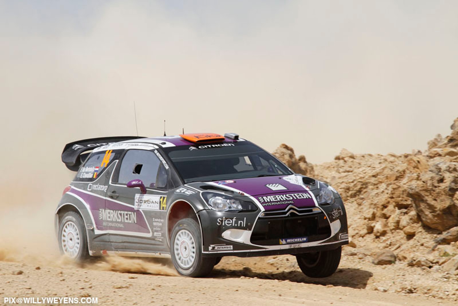 Rajd Jordanii 2011: Ogier lepszy o 0,2 sekundy (wyniki)