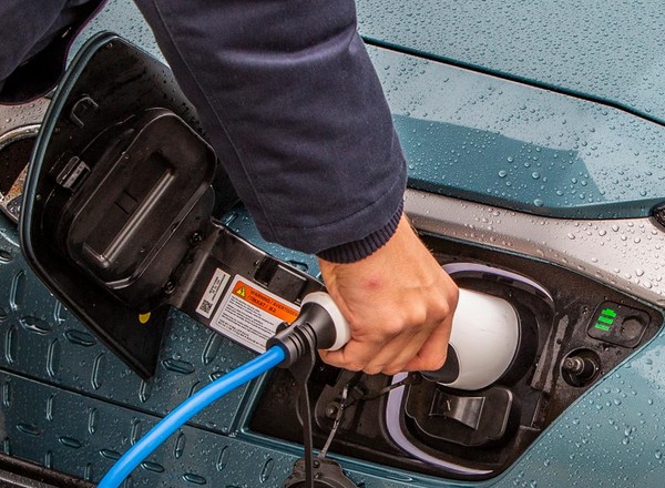 Elektryki nie zawsze takie eko. Raport niemieckiego instytutu
