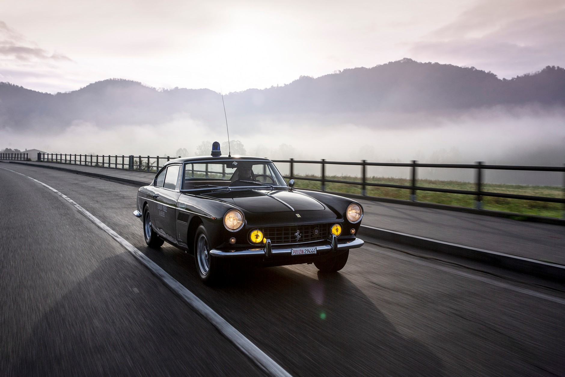 Ferrari 250 GTE 2+2 Squadra Mobile