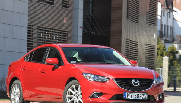Test Mazdy 6 2.0 Skyactiv-G: czy sportowy sedan może być też komfortowy