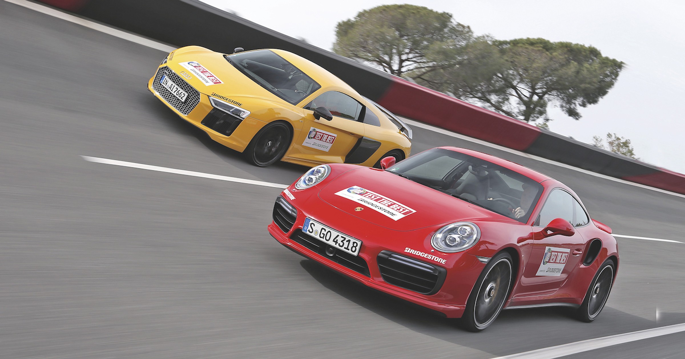 Audi R8 5.2 FSI quattro plus kontra Porsche 911 Turbo S - Spotkanie w ekstraklasie