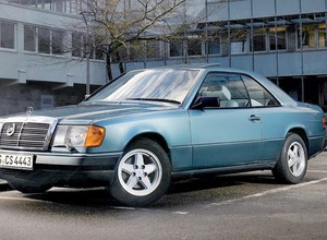 Mercedes 300 CE - skromne coupe