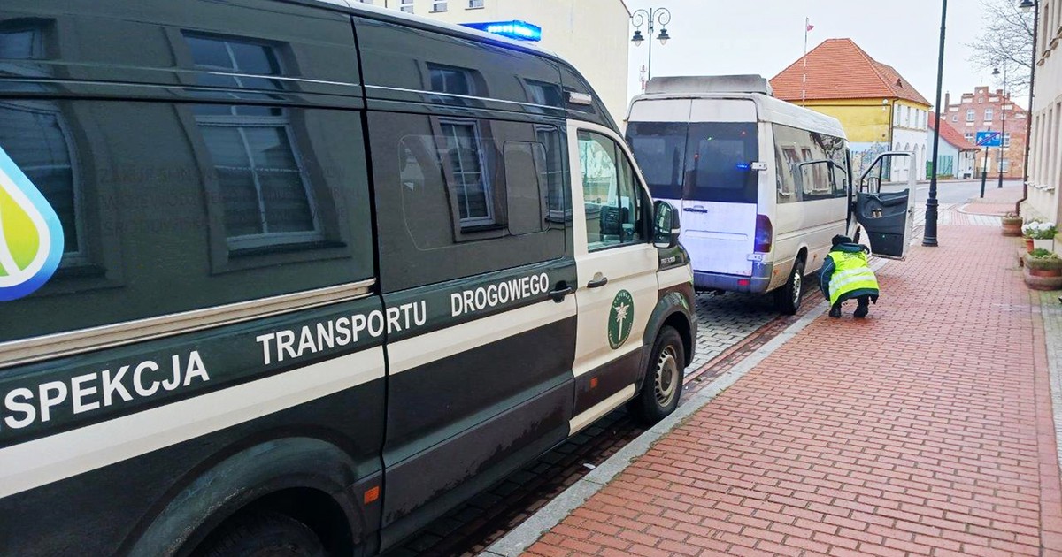 Autobus realizujący kurs na linii regularnej skontrolowali inspektorzy z Wojewódzkiego Inspektoratu Transportu Drogowego w Szczecinie