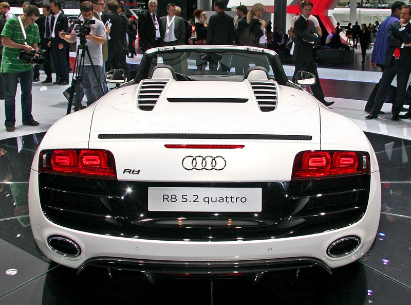 Audi R8 Spyder: V10 quattro inaczej