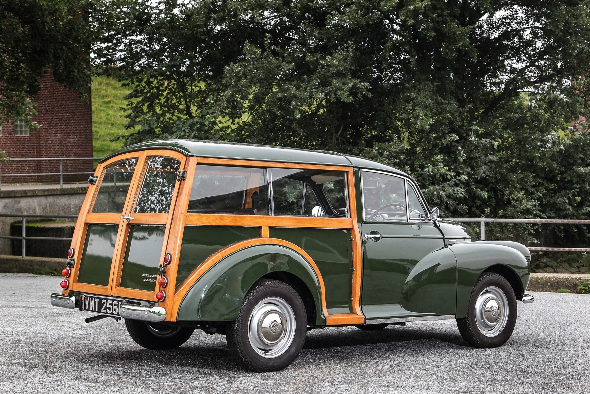 Morris Minor Traveller