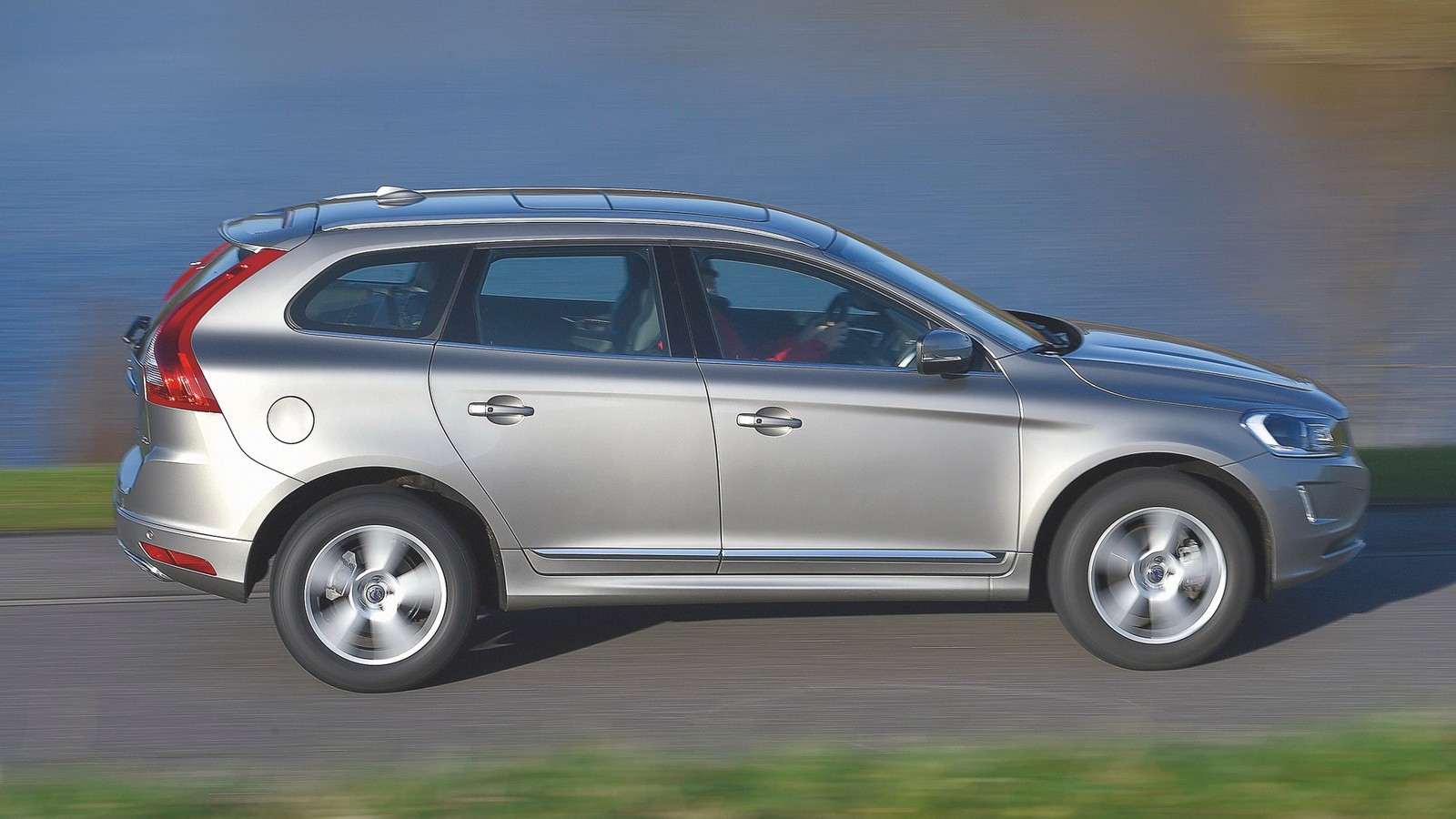 Mimo sztywnego dostrojenia podwozia, XC60 chętnie zabieraliśmy na wycieczki.