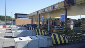 Darmowe autostrady i zakaz wyprzedzania się ciężarówek od 1 lipca. Prezydent podpisał ustawę