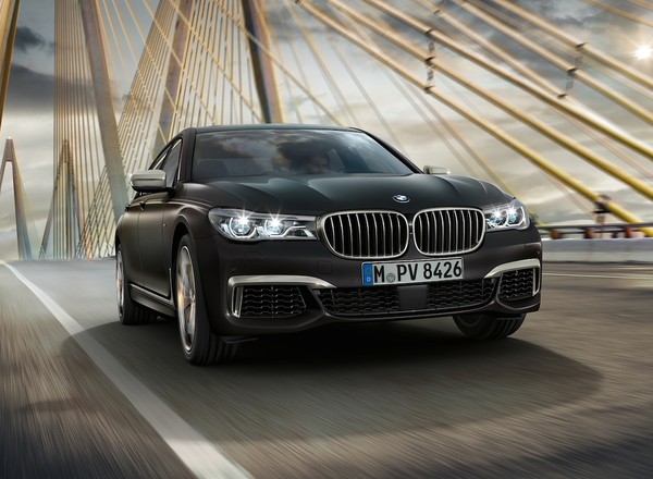 BMW M760Li xDrive – flagowy model